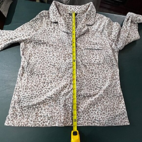 Closet Clearance Classy 2 Piece Plush Animal Print Stretchy Lounge Set - Picture 8 of 11